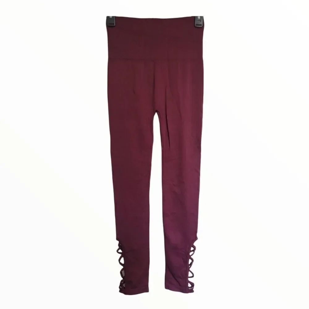 Zenana outfitters lattice hem leggings